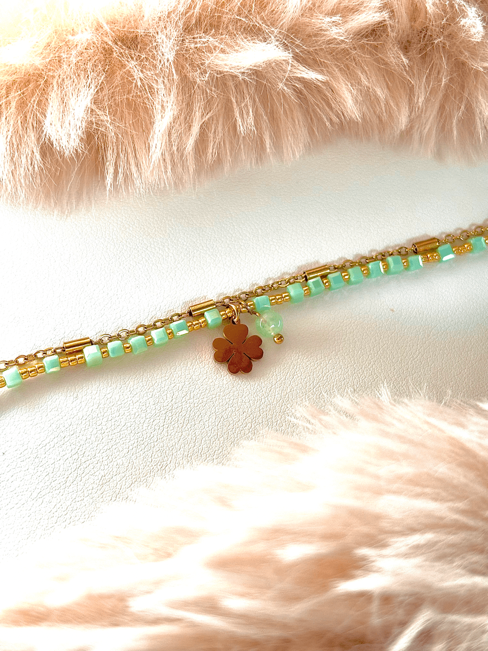 Bracelet breloque trèfle coloris émeraude