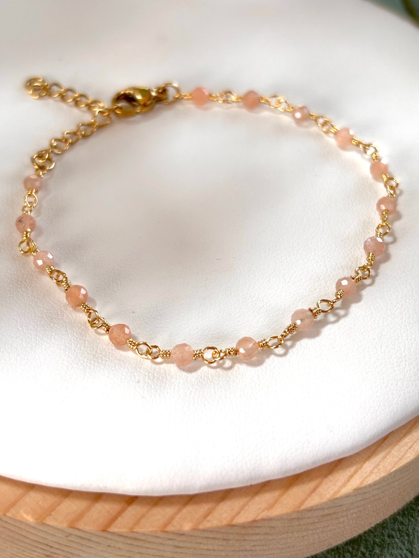Bijoux en acier inoxydable avec des pierres naturelles alliant bienfaits et vertus