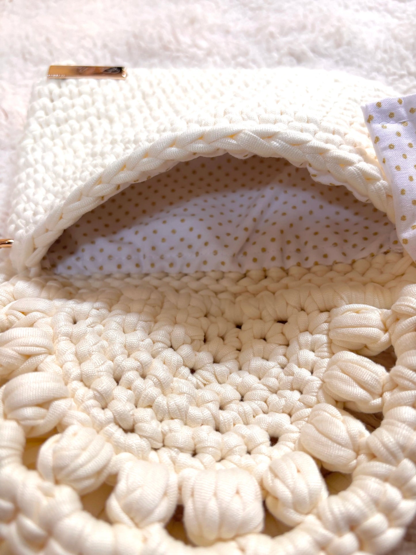Sac artisanal chic et tendance avec doublure tissu