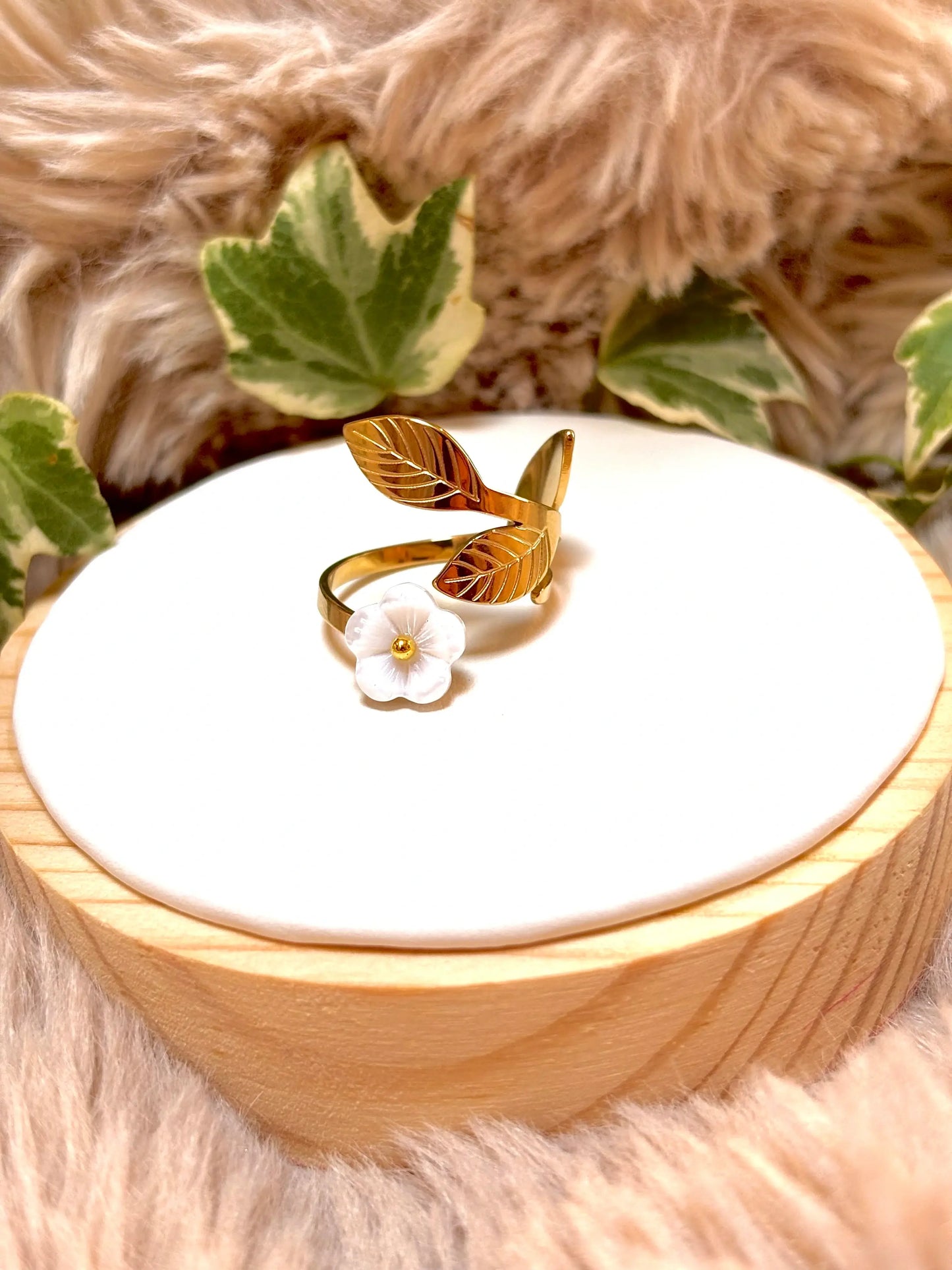 bague fleur en nacre