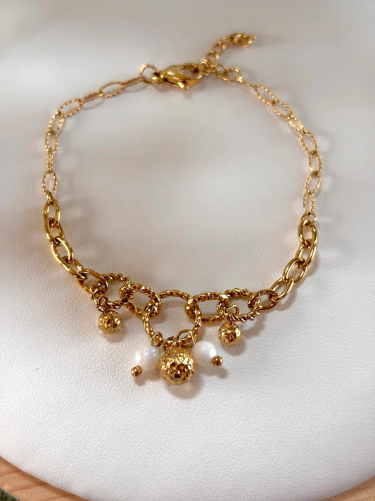bijou doré tendance et élégant