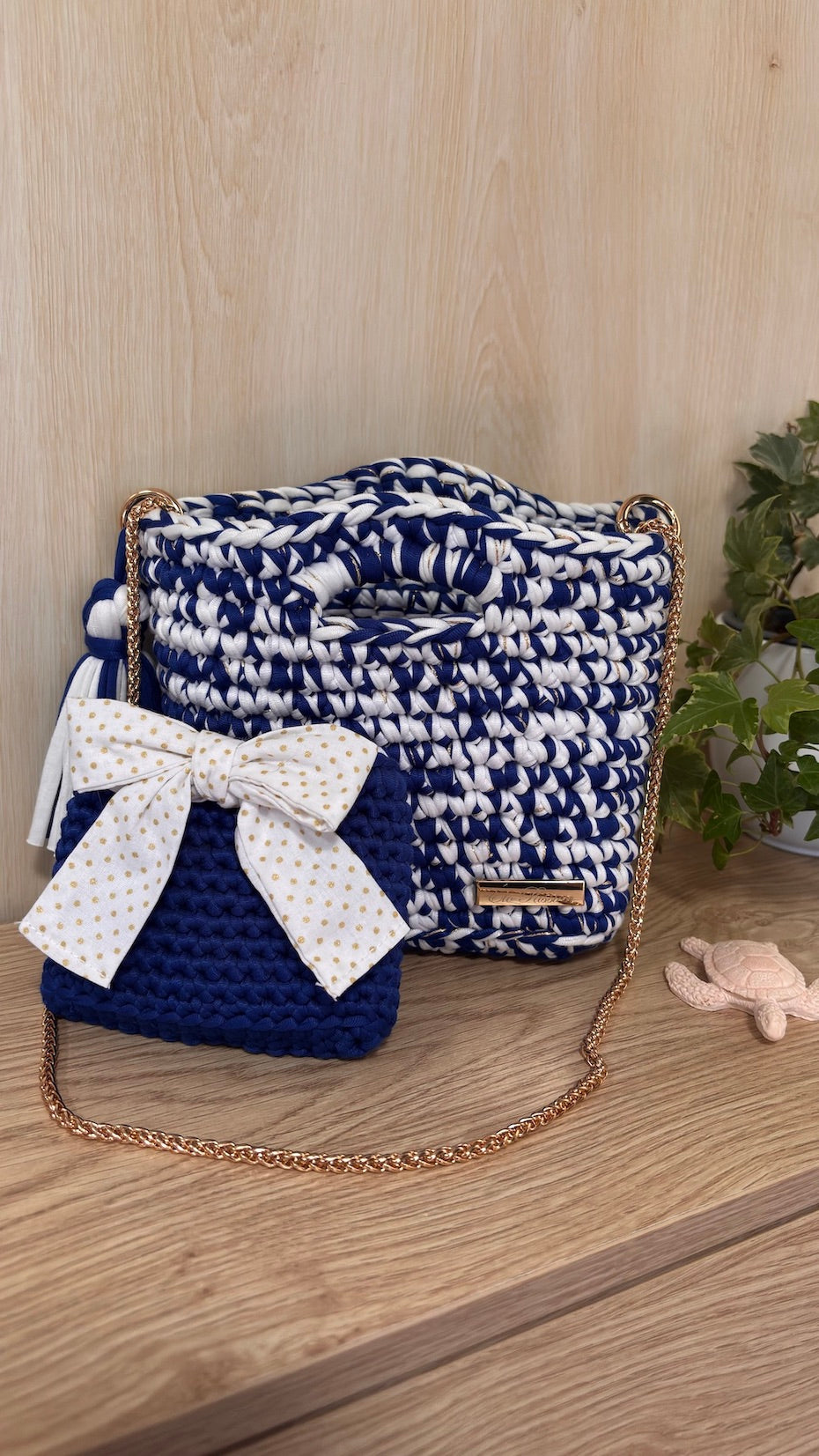 Sac au crochet MILA fait main bleu et blanc avec porte-monnaie assorti