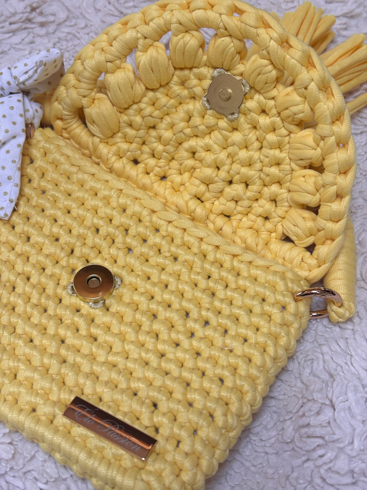 Détail de la fermeture du sac ALIA au crochet