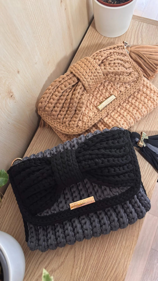 Sacs au crochet NOÉLIA bicolores gris et noir et sable et caramel