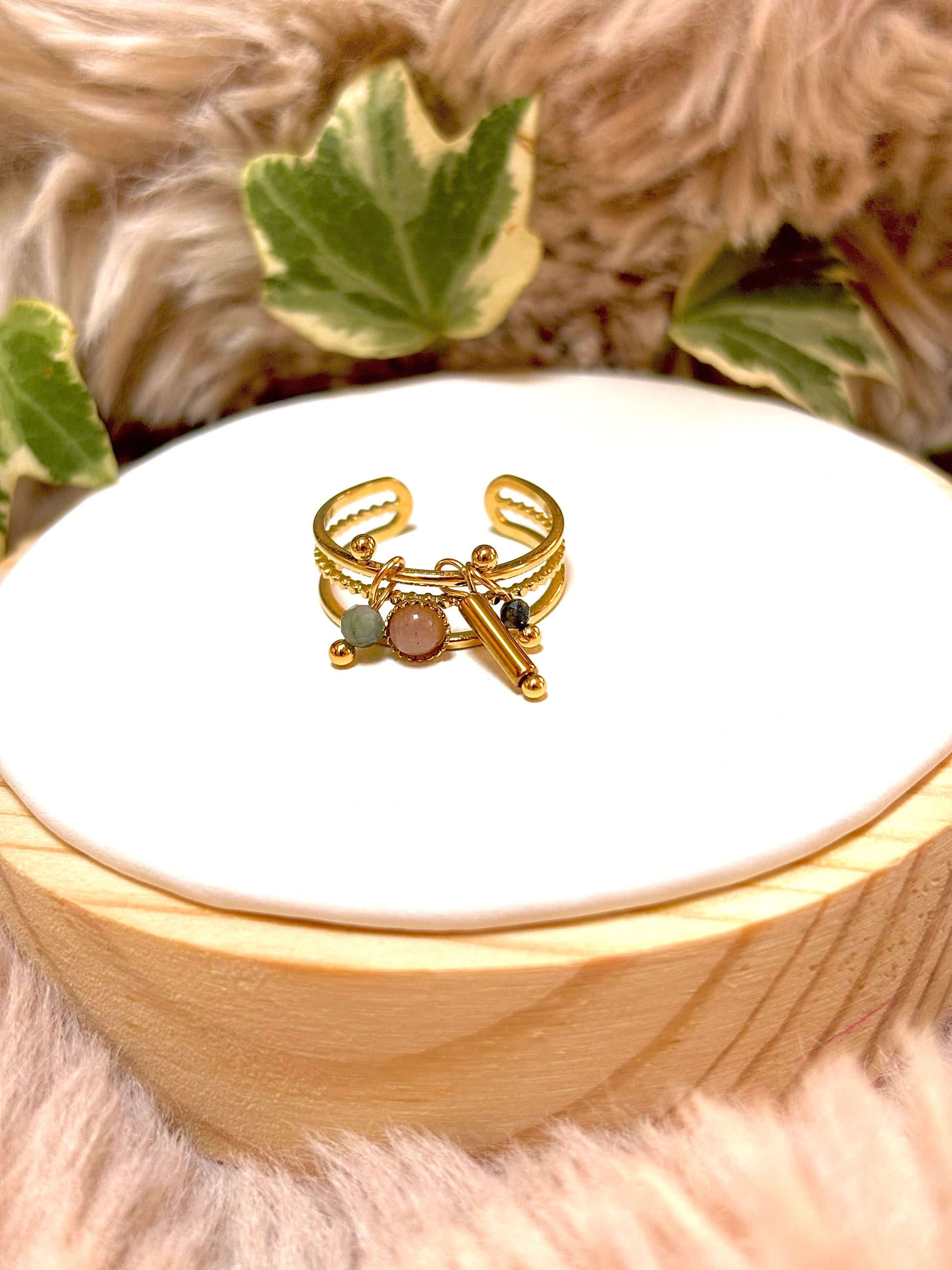 bague avec pierre naturelle