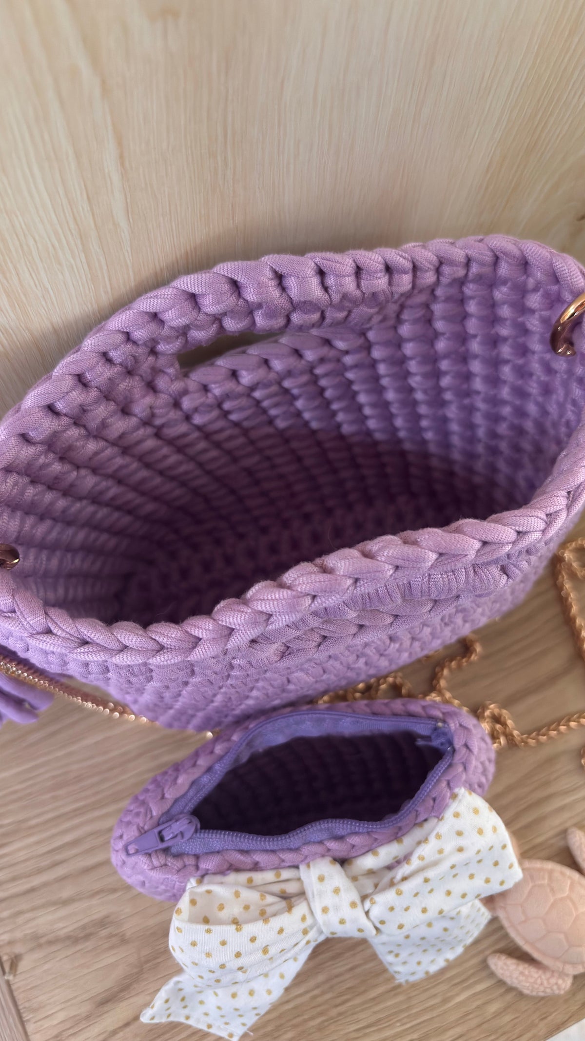 Sac au crochet MILA lavande ouvert avec porte-monnaie assorti